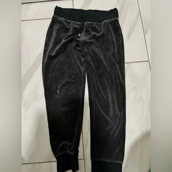 Old Navy Kids Set of two Black Velvet Sweatshirt Size M (8) - Picture 7 of 8